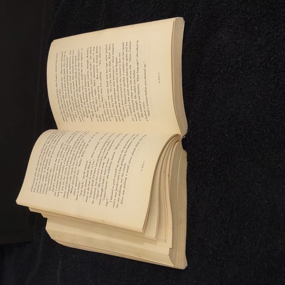 VERY USED NEW MOON PAPERBACK BOOK 2ND BOOK IN TWILIGHT SERIES HAS WEAR - Picture 13 of 15